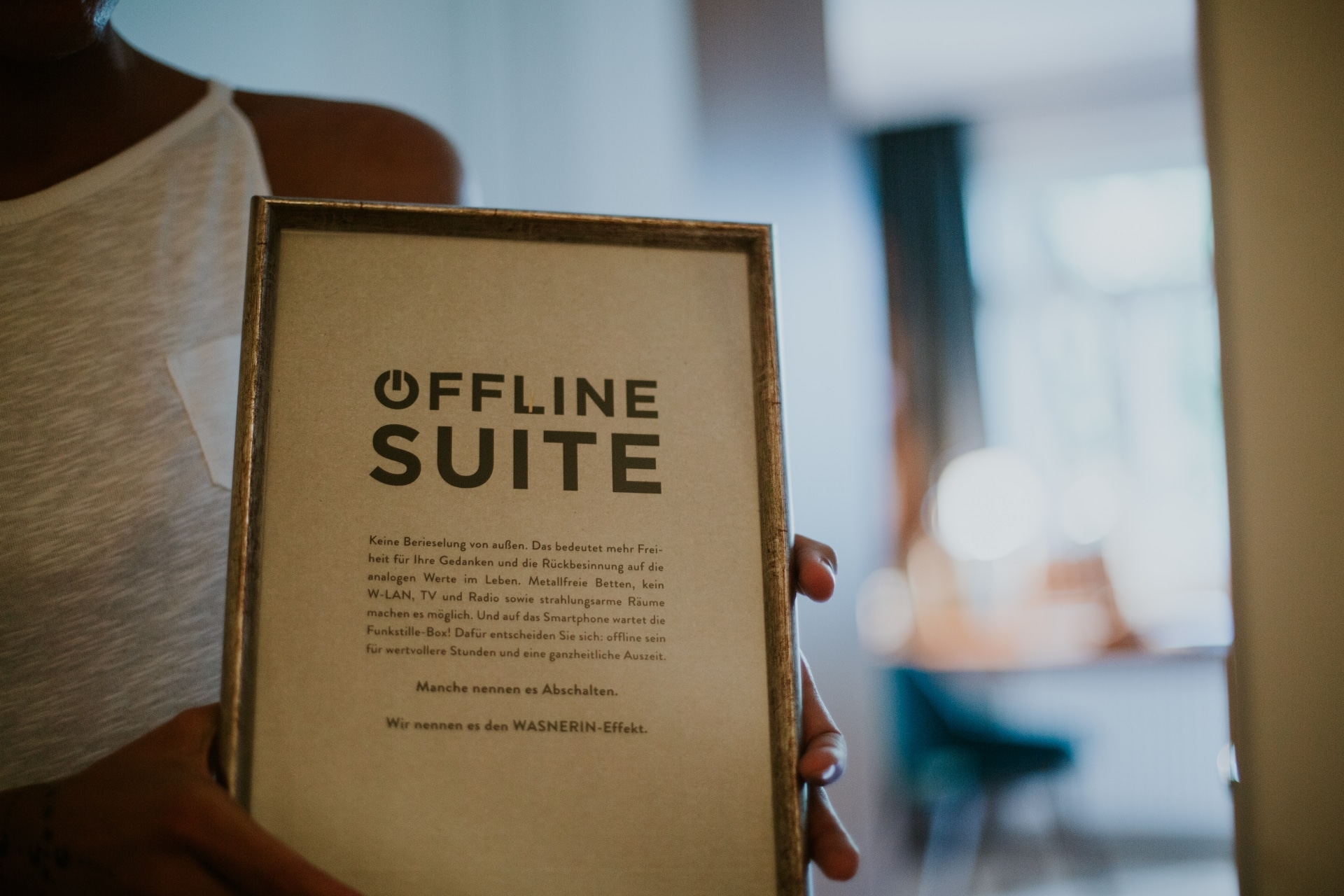 Schild mit Beschreibung der Offline Suite