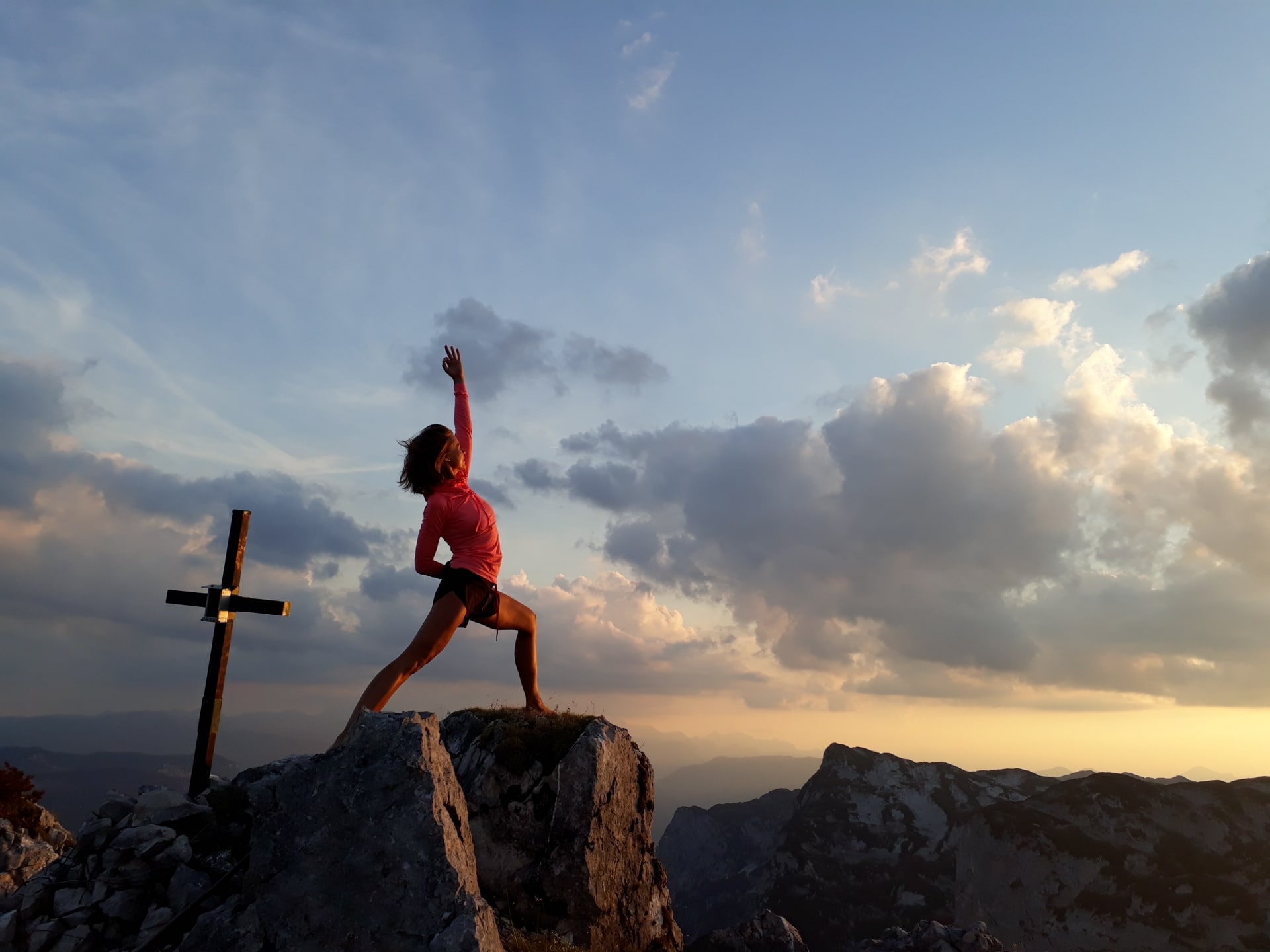 Yoga am Berggipfel