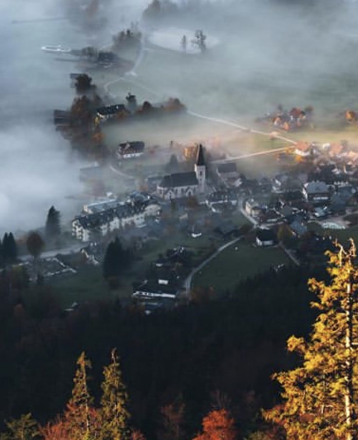 Herbst in Altaussee mit Nebel